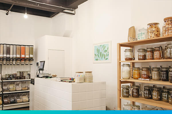 Laden mit Lebensmittel zum Selbstabfüllen