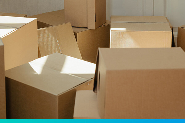 Kartons zur Wohnungsauflösung